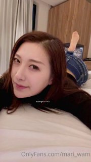 大学生情侣酒店开房自拍妹子奶子漂亮逼毛茂密性感仔细看有点像一脱成名的女星徐XX